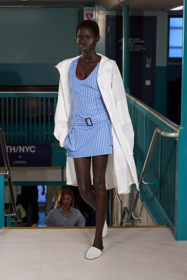 مجموعة Tommy Hilfiger لربيع وصيف 2025