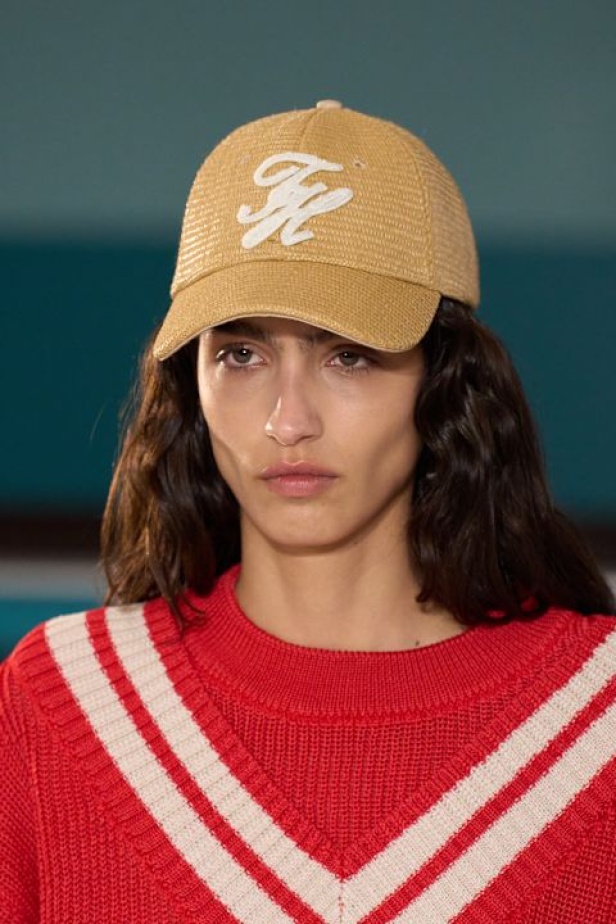 مجموعة Tommy Hilfiger لربيع وصيف 2025