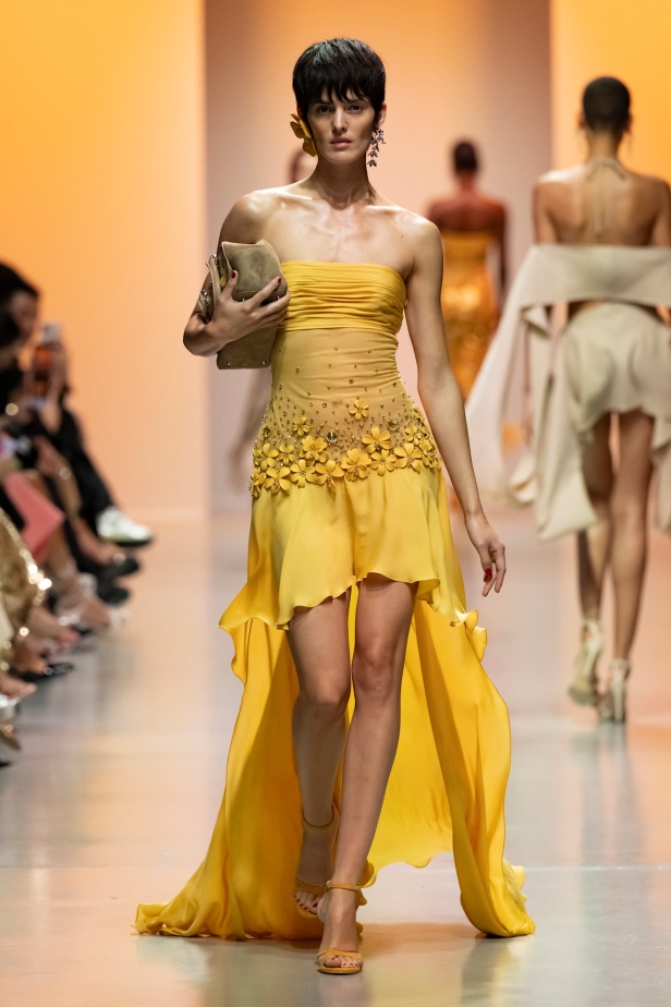 دار جورج حبيقة تكتب فصلًا ابداعيًا جديدًا في باريس مع مجموعة ربيع 2025 للأزياء الجاهزة