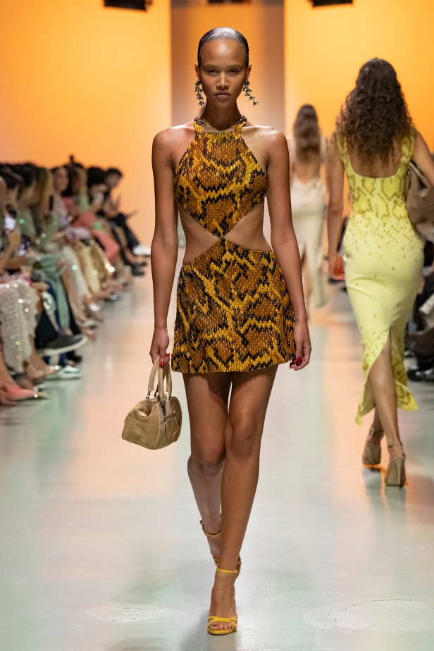 دار جورج حبيقة تكتب فصلًا ابداعيًا جديدًا في باريس مع مجموعة ربيع 2025 للأزياء الجاهزة