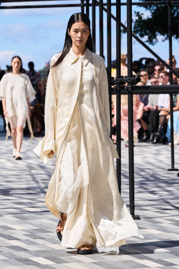 مجموعة Jason Wu لربيع 2025