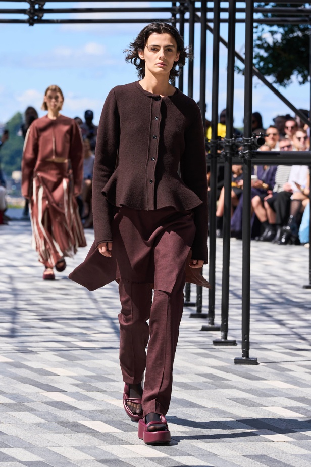 مجموعة Jason Wu لربيع 2025