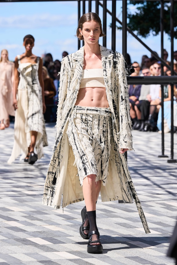 مجموعة Jason Wu لربيع 2025