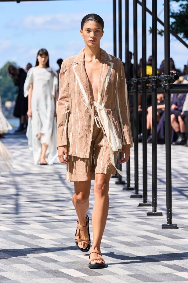 مجموعة Jason Wu لربيع 2025