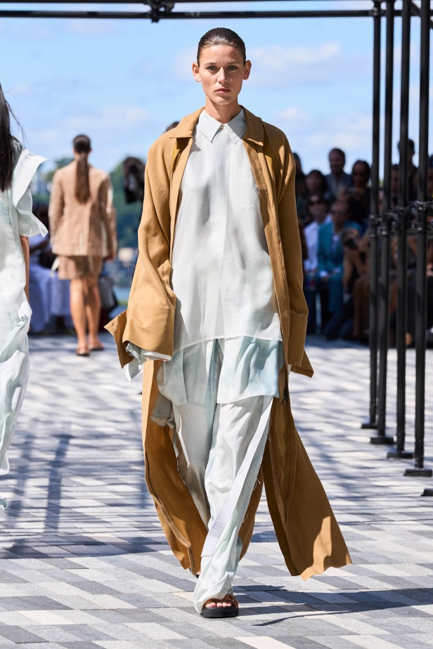 مجموعة Jason Wu لربيع 2025