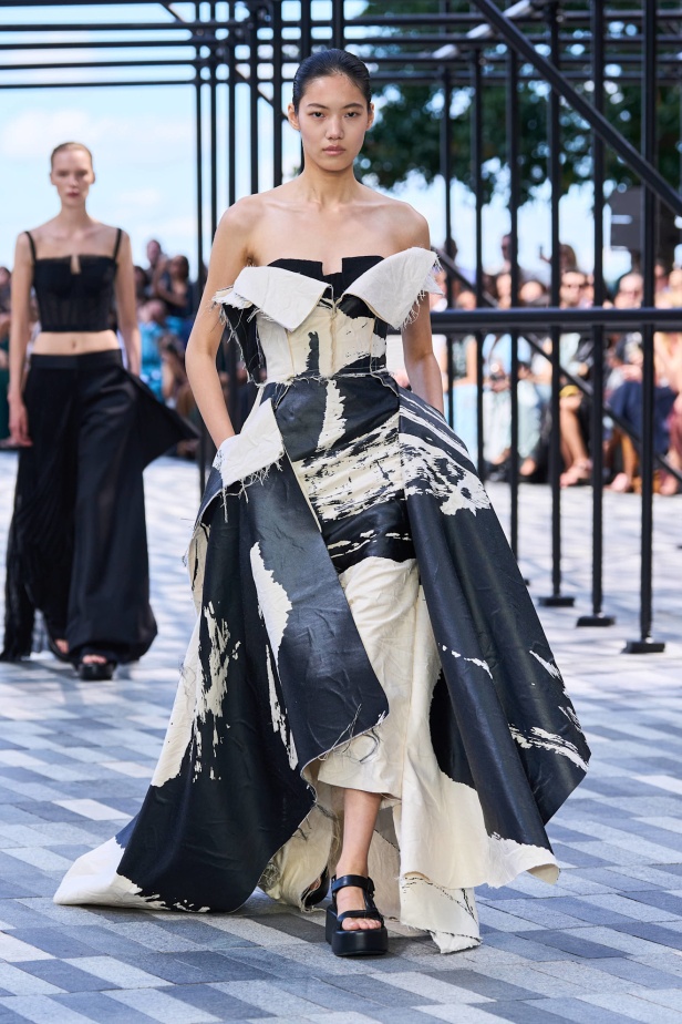 مجموعة Jason Wu لربيع 2025