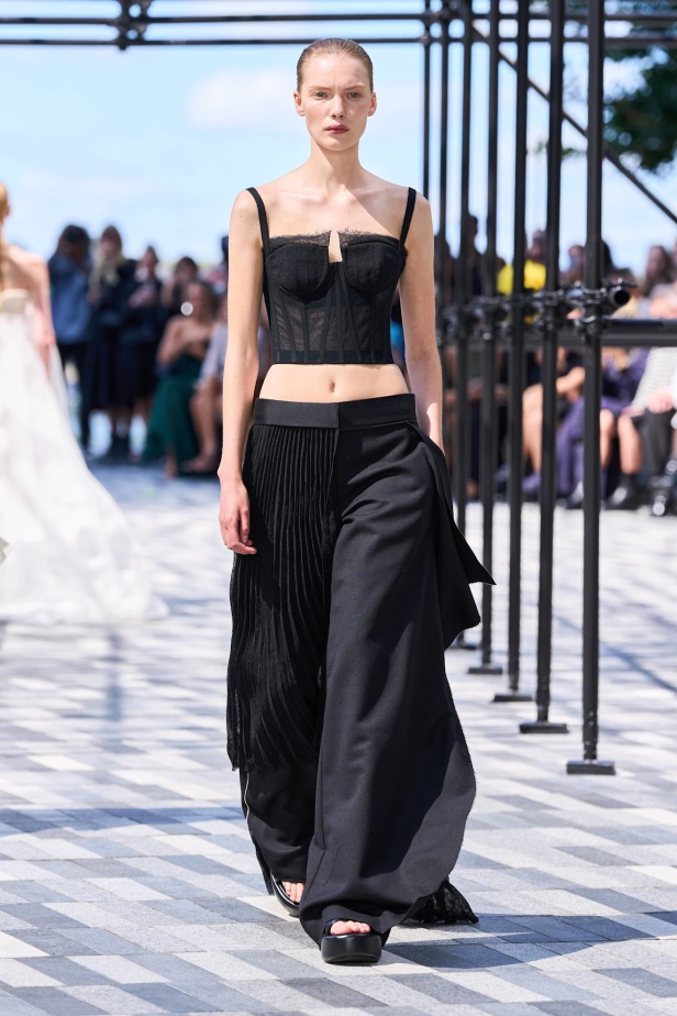 مجموعة Jason Wu لربيع 2025