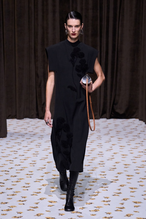 مجموعة Jil Sander ربيع و صيف 2025 للملابس الجاهزة