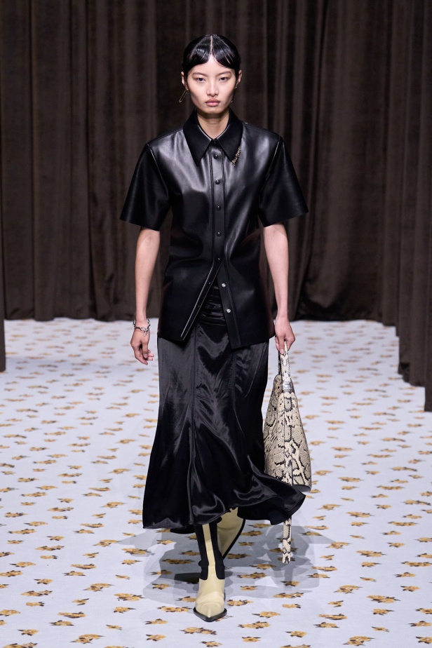 مجموعة Jil Sander ربيع و صيف 2025 للملابس الجاهزة