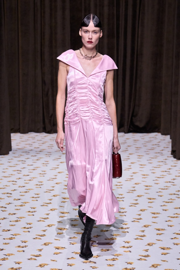 مجموعة Jil Sander ربيع و صيف 2025 للملابس الجاهزة