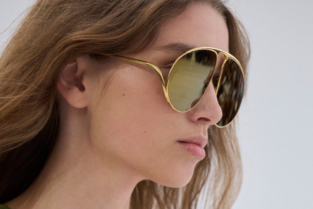 مجموعة Loewe تعريف للأناقة الكامنة في الاختزال 