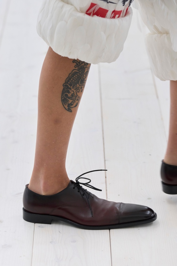 مجموعة Loewe تعريف للأناقة الكامنة في الاختزال 