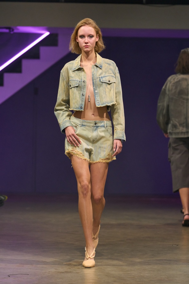 مجموعة Mark Fast لربيع وصيف 2025 في لندن