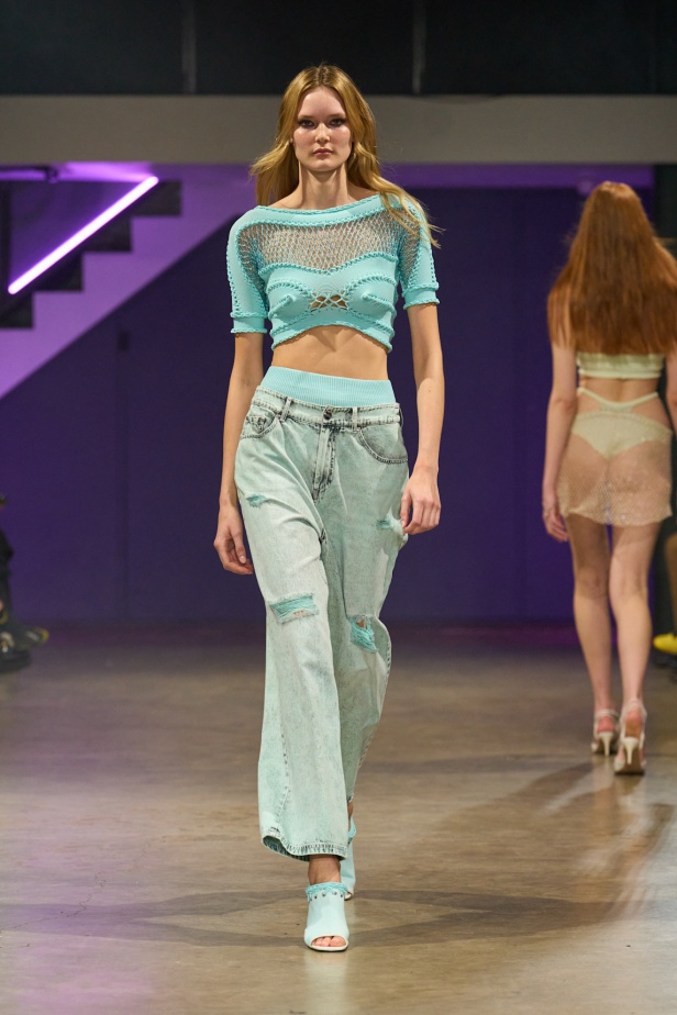 مجموعة Mark Fast لربيع وصيف 2025 في لندن