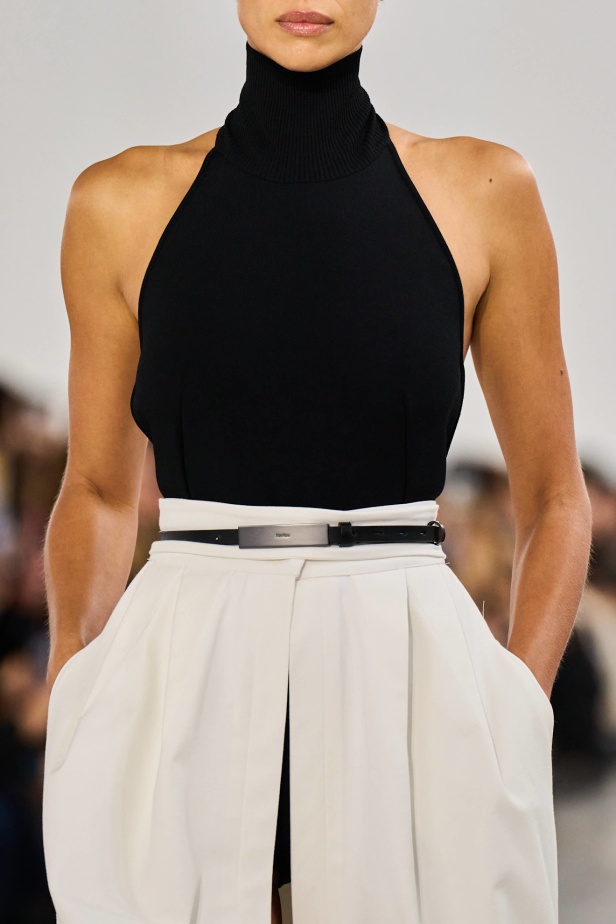 مجموعة ماكس مارا تجمع بين العلم والخيال