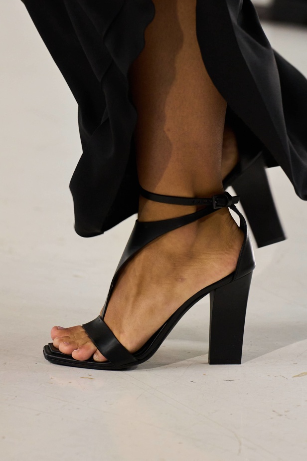 مجموعة ماكس مارا تجمع بين العلم والخيال