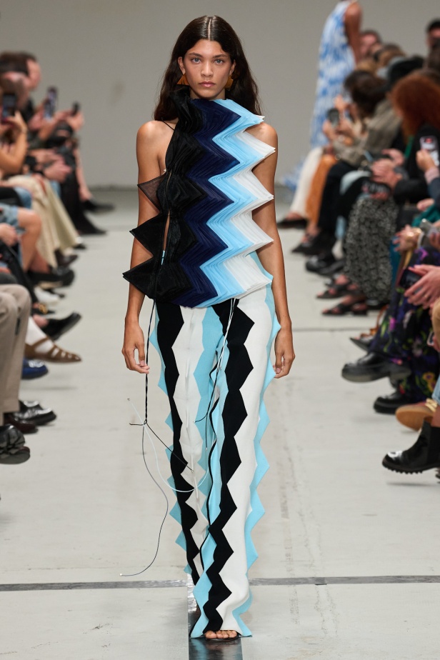 مجموعة Missoni لربيع وصيف 2025 في ميلانو.