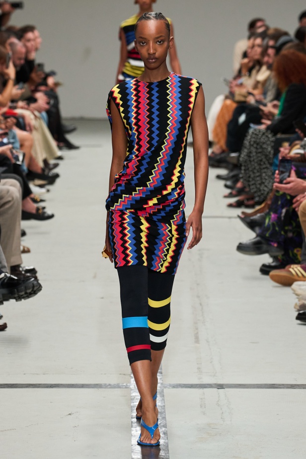 مجموعة Missoni لربيع وصيف 2025 في ميلانو.