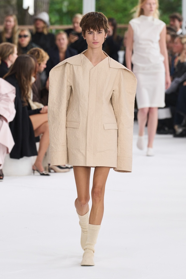 مجموعة Issey Miyake ربيع و صيف 2025