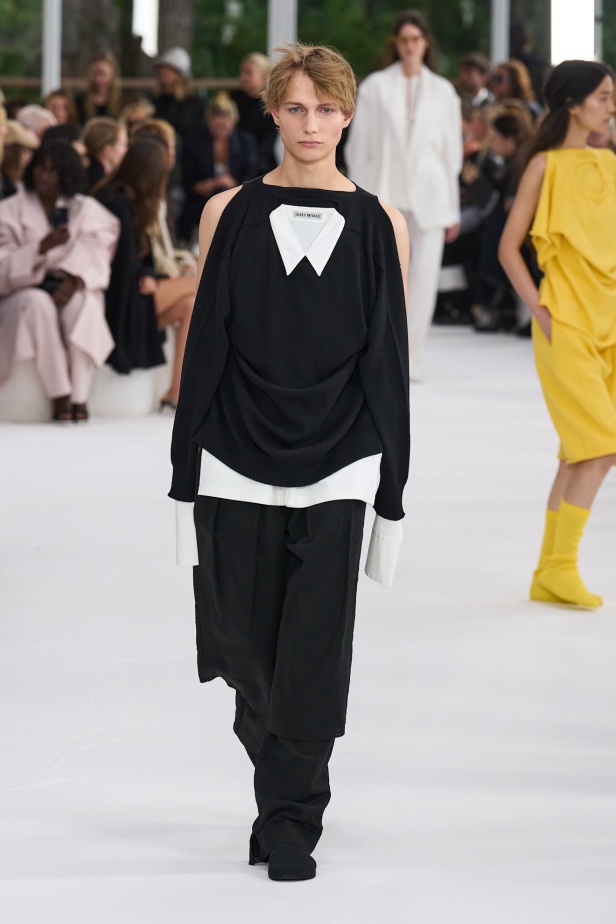 مجموعة Issey Miyake ربيع و صيف 2025