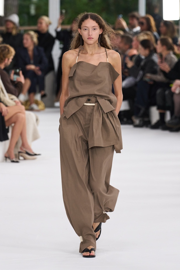 مجموعة Issey Miyake ربيع و صيف 2025