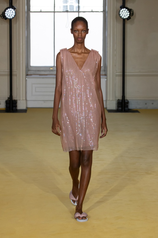 مجموعة ربيع وصيف 2025 من Noon By Noor