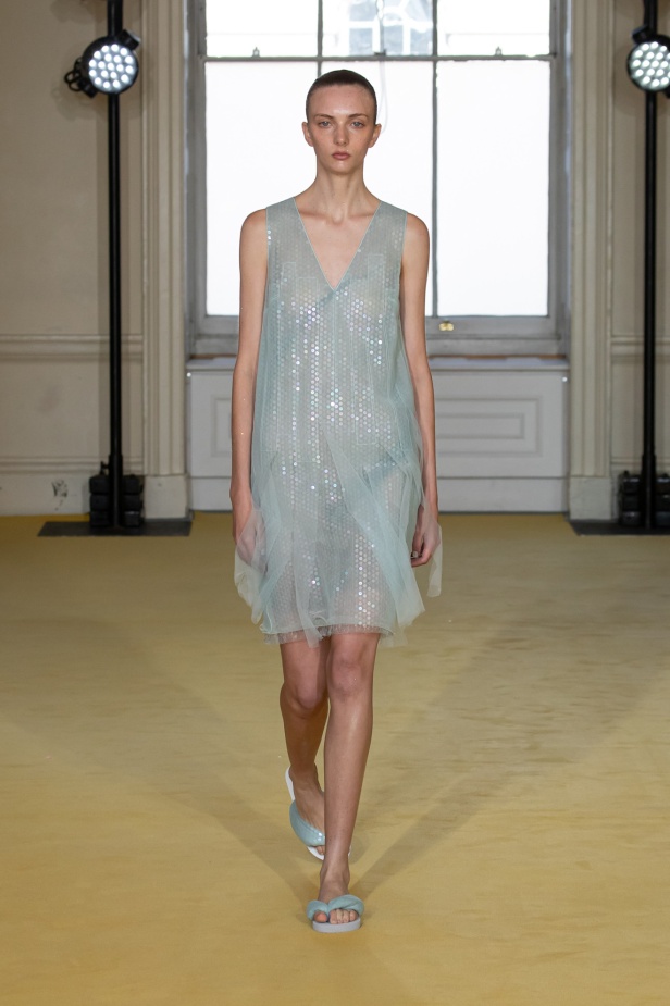 مجموعة ربيع وصيف 2025 من Noon By Noor