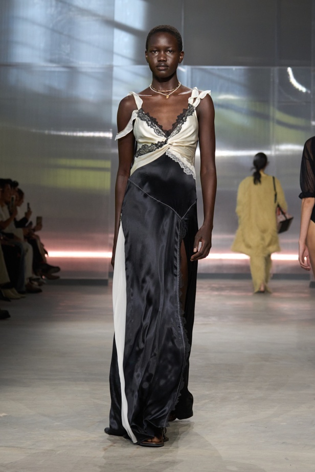 مجموعة 3.1 Phillip Lim ربيع و صيف 2025 