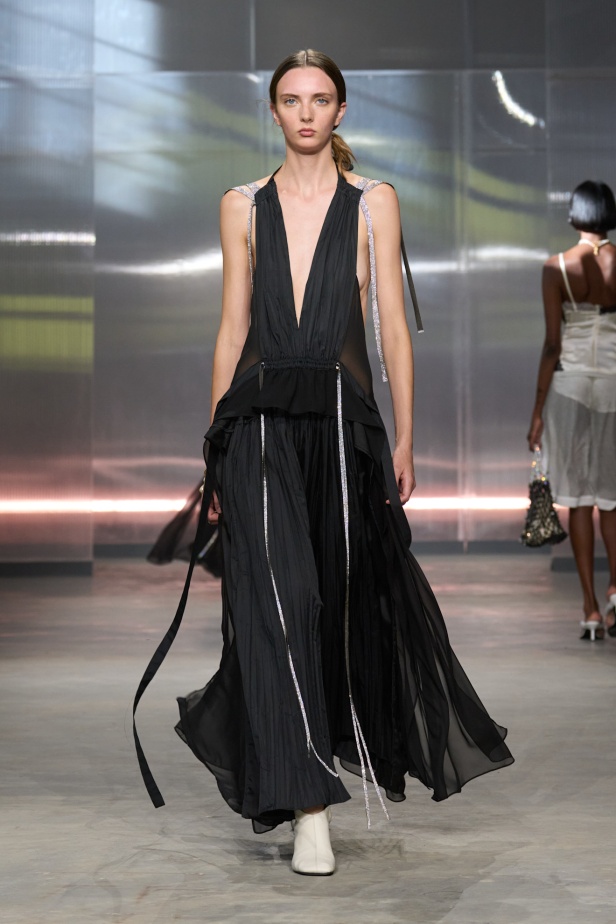 مجموعة 3.1 Phillip Lim ربيع و صيف 2025 