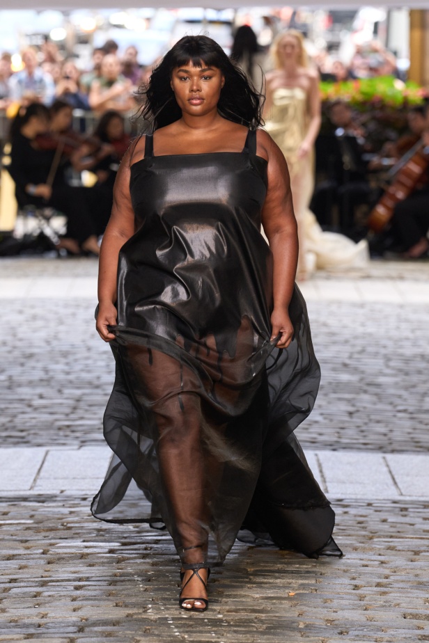 من عرض برابل غورنغ لربيع وصيف 2025