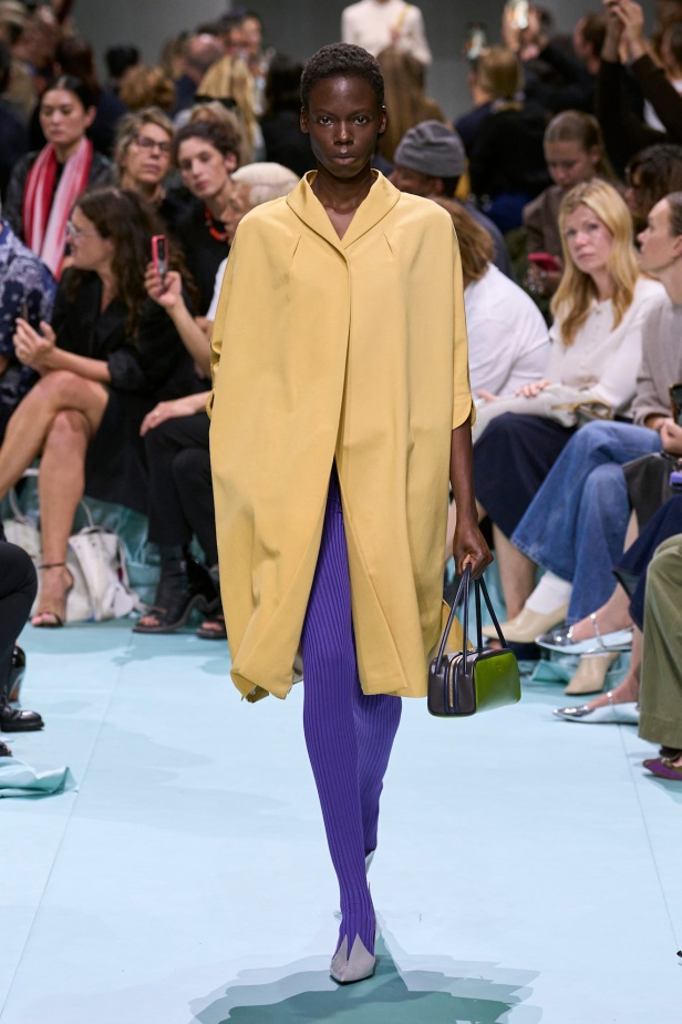 مجموعة PRADA ربيع و صيف 2025