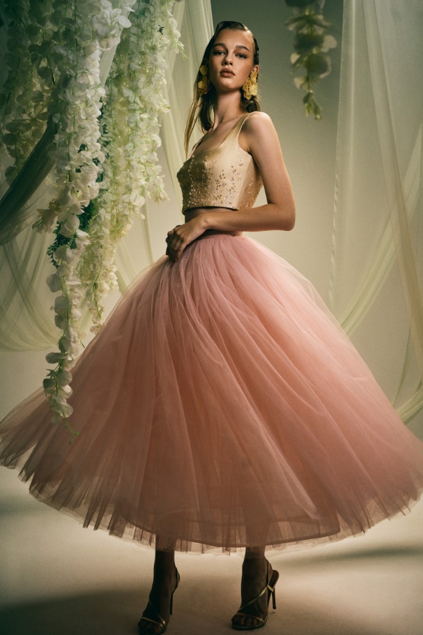 مجموعة رامي العلي لربيع وصيف 2025 تجسيد لفكرة البداية الجديدة بأسلوب لا يتأثر بمرور الزمن