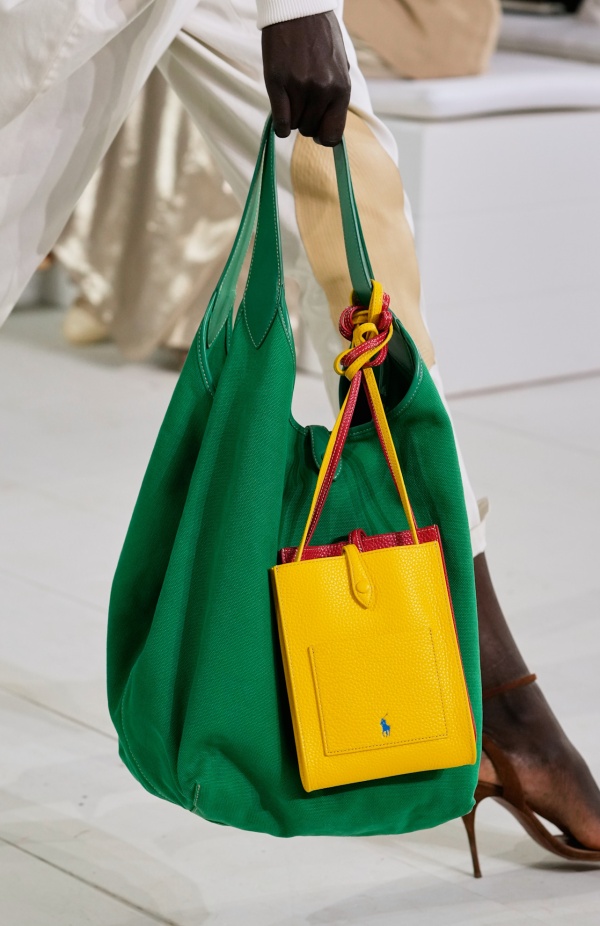 "رالف لورين" يسبق أسبوع الموضة في نيويورك بمجموعة ربيع 2025... لوحة فنية بألوانها وتصاميمها تثبت مكانة العلامة الأيقونية