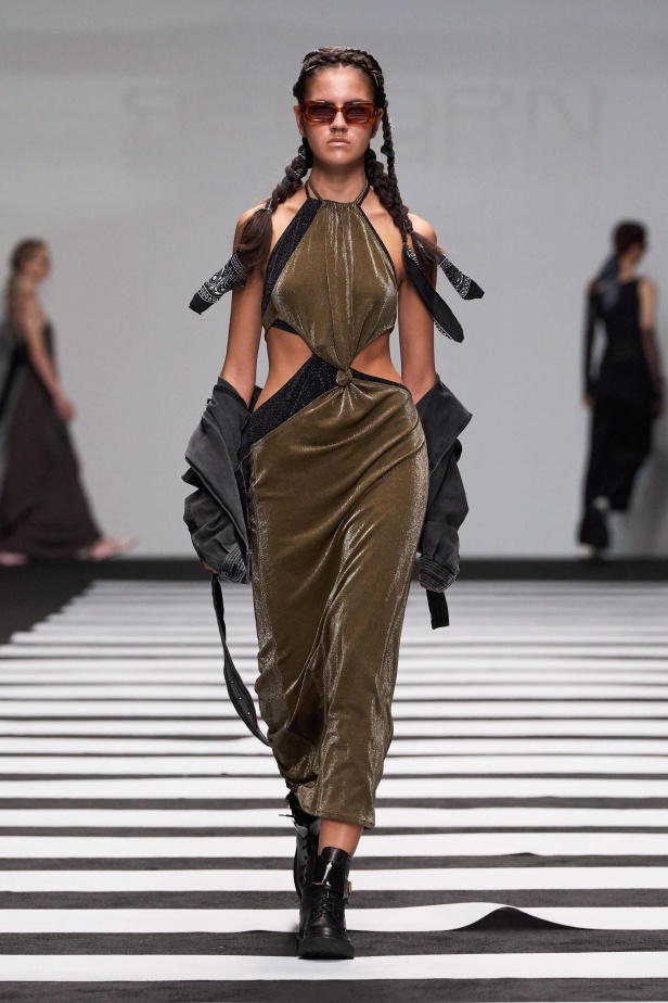 مجموعة Reborn لربيع وصيف 2025 تحيي الموضة المستدامة في اليوم الخامس من أسبوع دبي للموضة