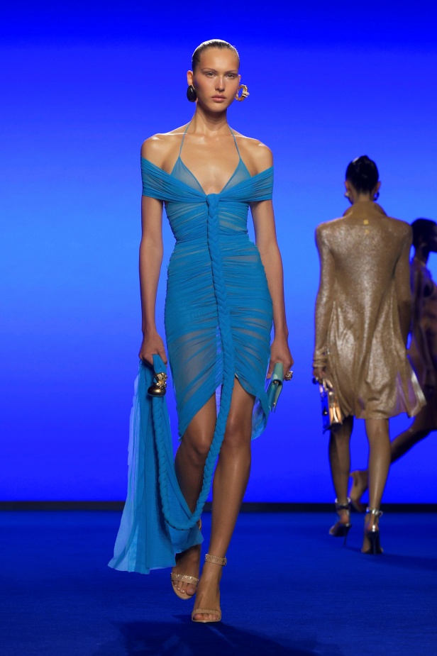 مجموعة Schiaparelli لربيع وصيف 2025 في باريس