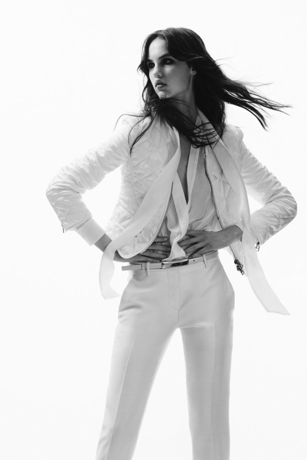 مجموعة Tom Ford لربيع وصيف 2025... تصاميم للمرأة الواثقة والقويّة 