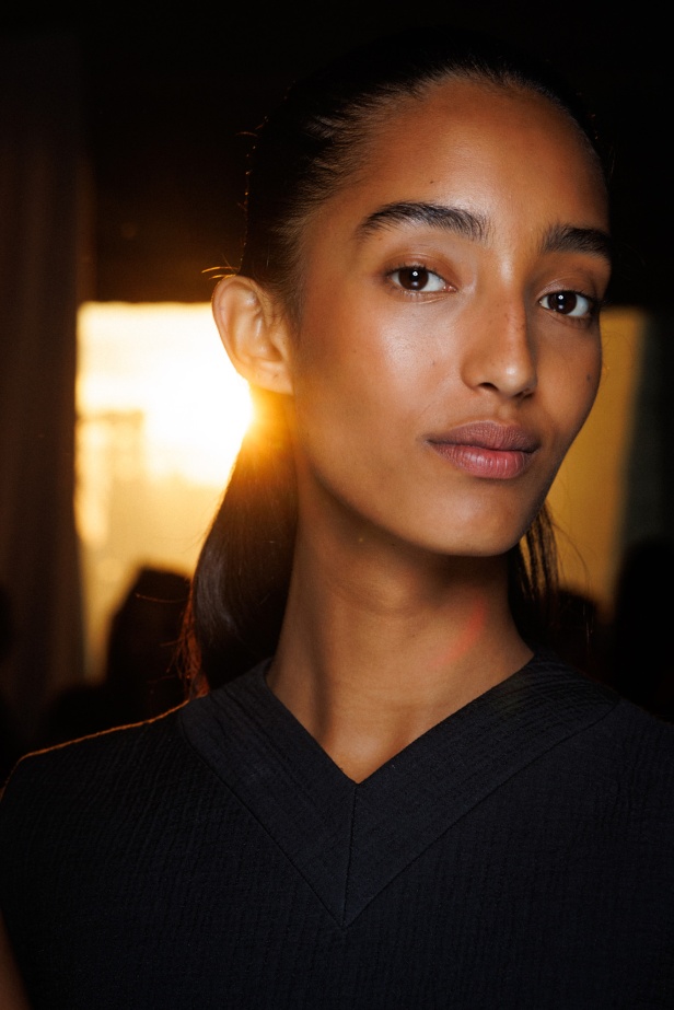 اطلالات جمالية من مجموعة Tory Burch ربيع و صيف 2025