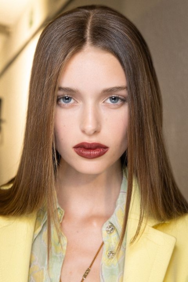 مجموعة Versace لربيع وصيف 2025