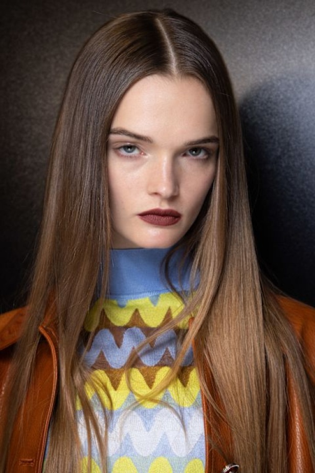 مجموعة Versace لربيع وصيف 2025