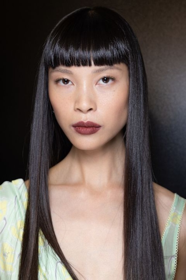 مجموعة Versace لربيع وصيف 2025