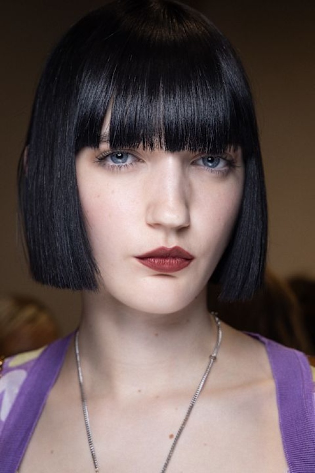 مجموعة Versace لربيع وصيف 2025