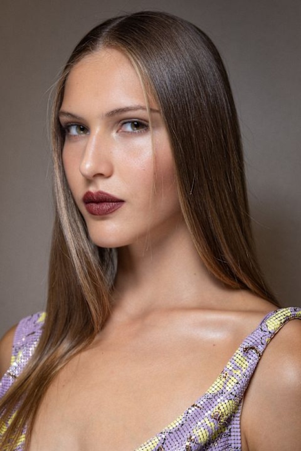 مجموعة Versace لربيع وصيف 2025