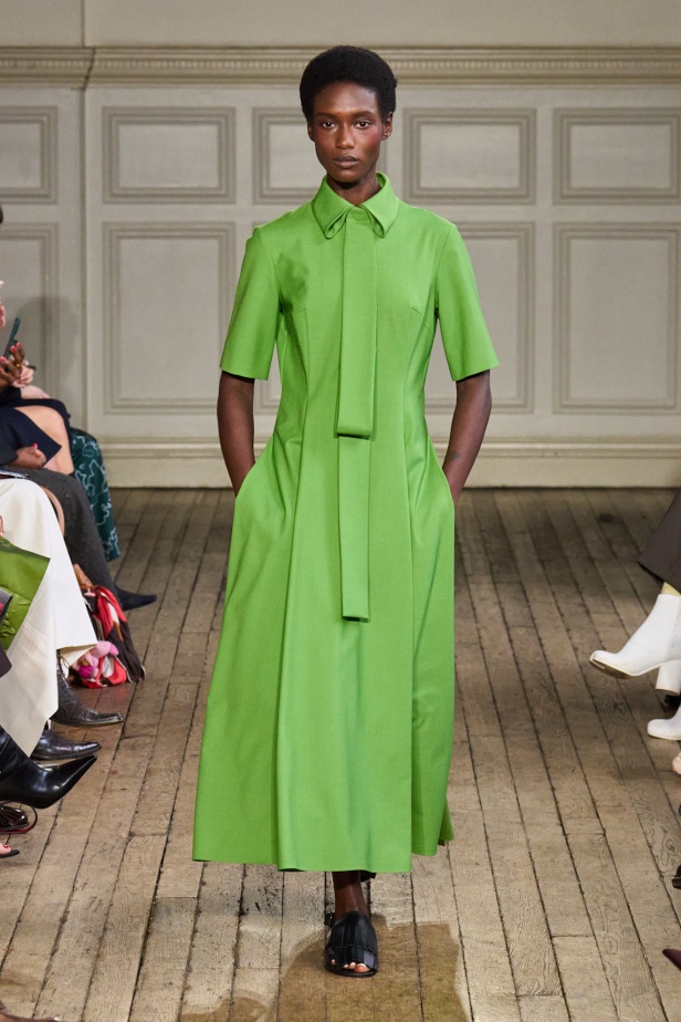 مجموعة Emilia Wickstead لربيع وصيف 2025