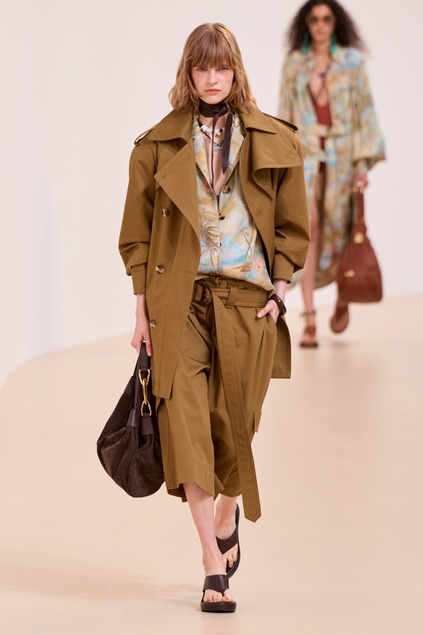 مجموعة Zimmermann لربيع 2025 مستمدة من لون الشمس ومستوحاة من ركوب الأمواج