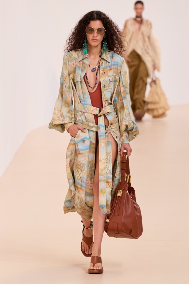 مجموعة Zimmermann لربيع 2025 مستمدة من لون الشمس ومستوحاة من ركوب الأمواج