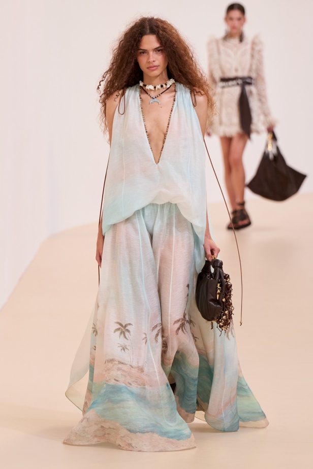 مجموعة Zimmermann لربيع 2025 مستمدة من لون الشمس ومستوحاة من ركوب الأمواج