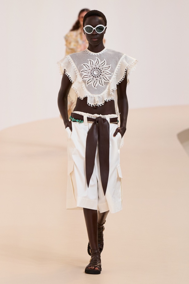 مجموعة Zimmermann لربيع 2025 مستمدة من لون الشمس ومستوحاة من ركوب الأمواج