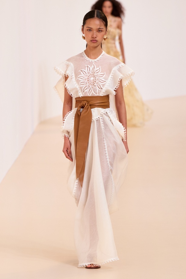 مجموعة Zimmermann لربيع 2025 مستمدة من لون الشمس ومستوحاة من ركوب الأمواج