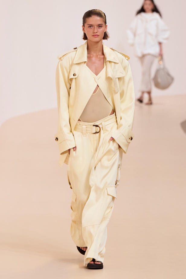 مجموعة Zimmermann لربيع 2025 مستمدة من لون الشمس ومستوحاة من ركوب الأمواج