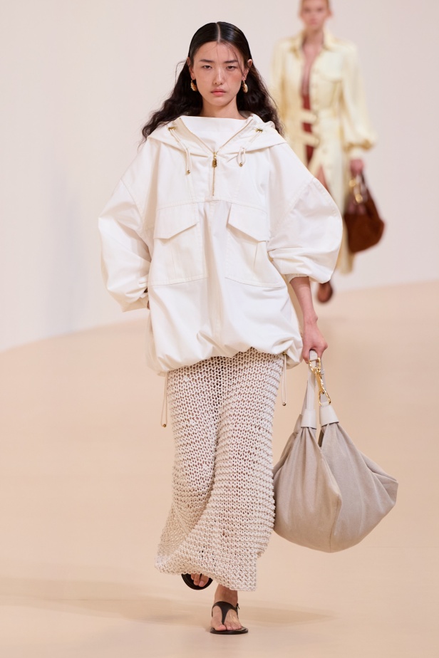 مجموعة Zimmermann لربيع 2025 مستمدة من لون الشمس ومستوحاة من ركوب الأمواج